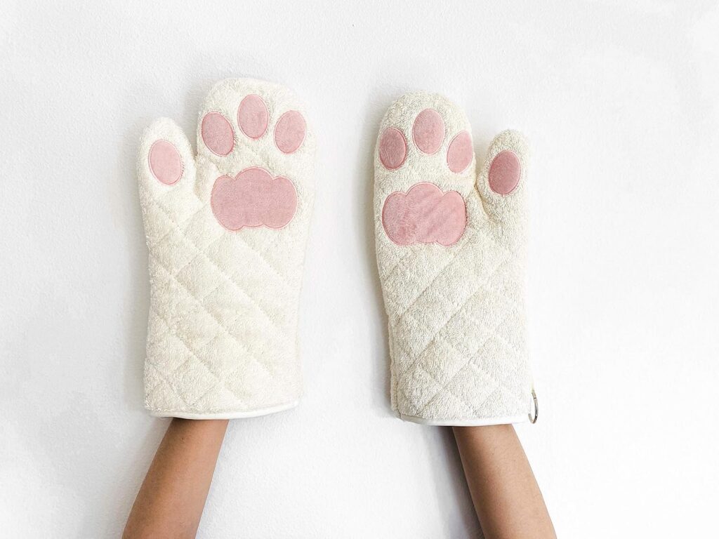 white and pink cat paw cotton oven mitts cute heat resistant kitchen gloves set