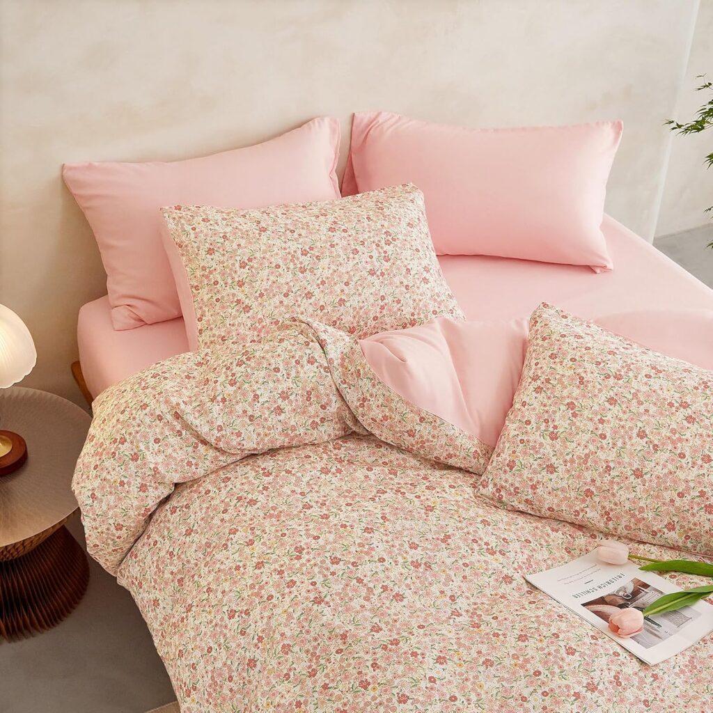 Wake In Cloud twin cream and pink floral comforter set featuring a vintage daisy cottagecore design with a comforter, fitted sheet, flat sheet, and two matching pillowcases.